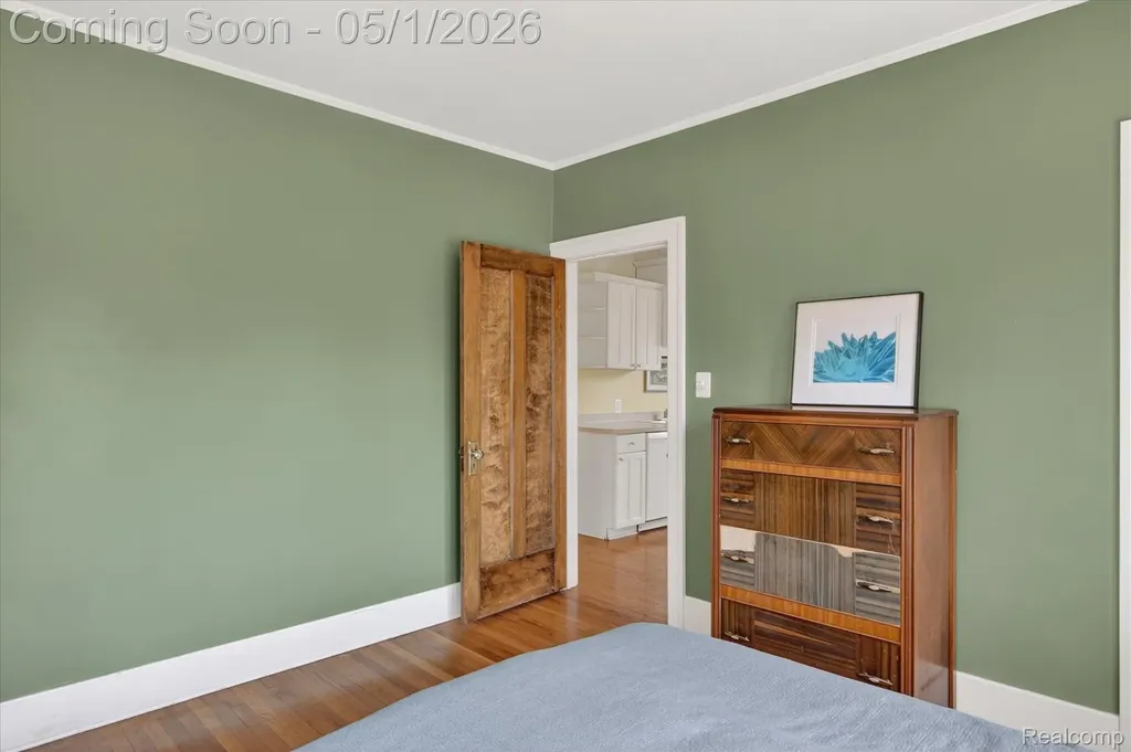 925 Nottingham Road Grosse Pointe Park City MI 48230