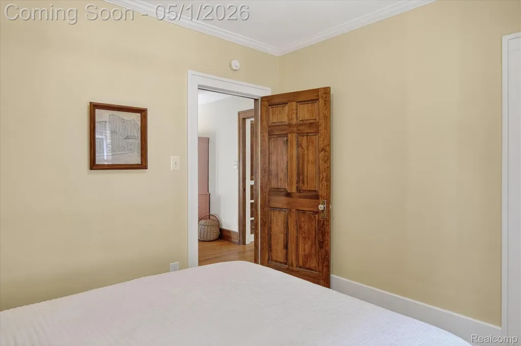 925 Nottingham Road Grosse Pointe Park City MI 48230