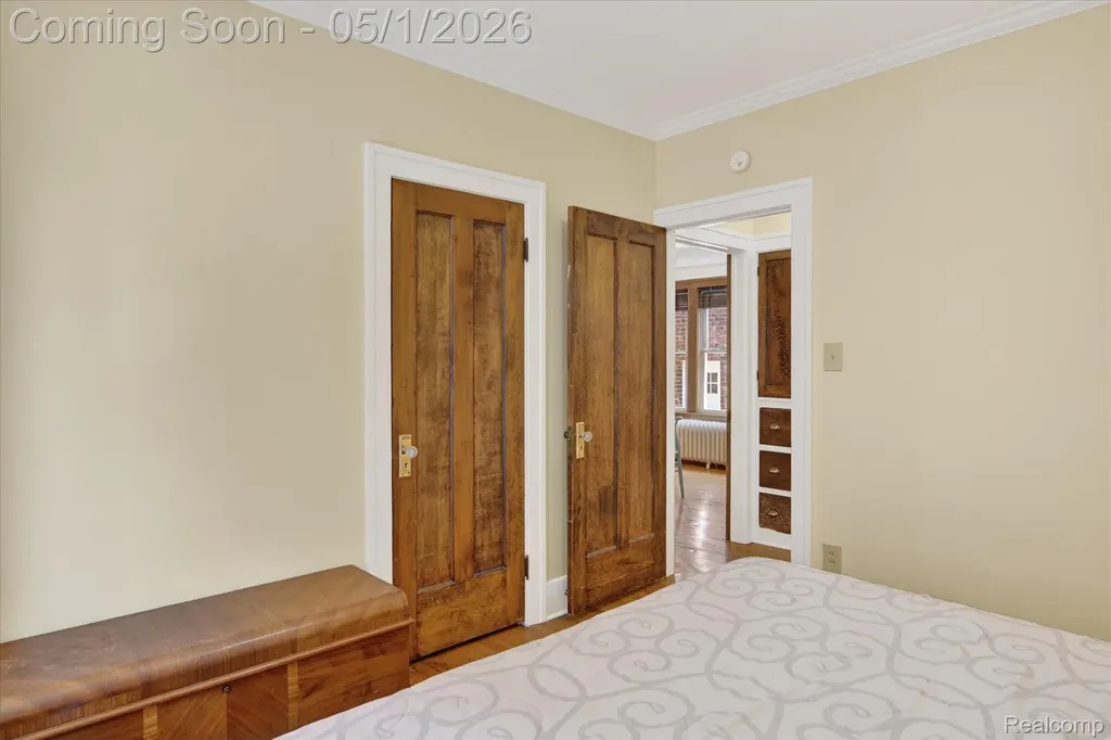 925 Nottingham Road Grosse Pointe Park City MI 48230
