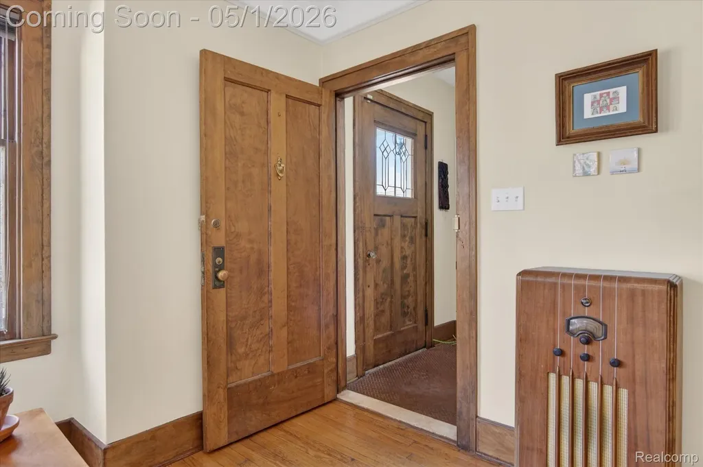 925 Nottingham Road Grosse Pointe Park City MI 48230