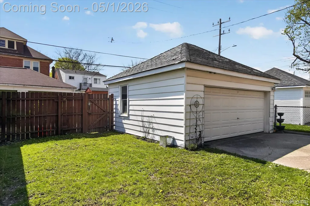 925 Nottingham Road Grosse Pointe Park City MI 48230