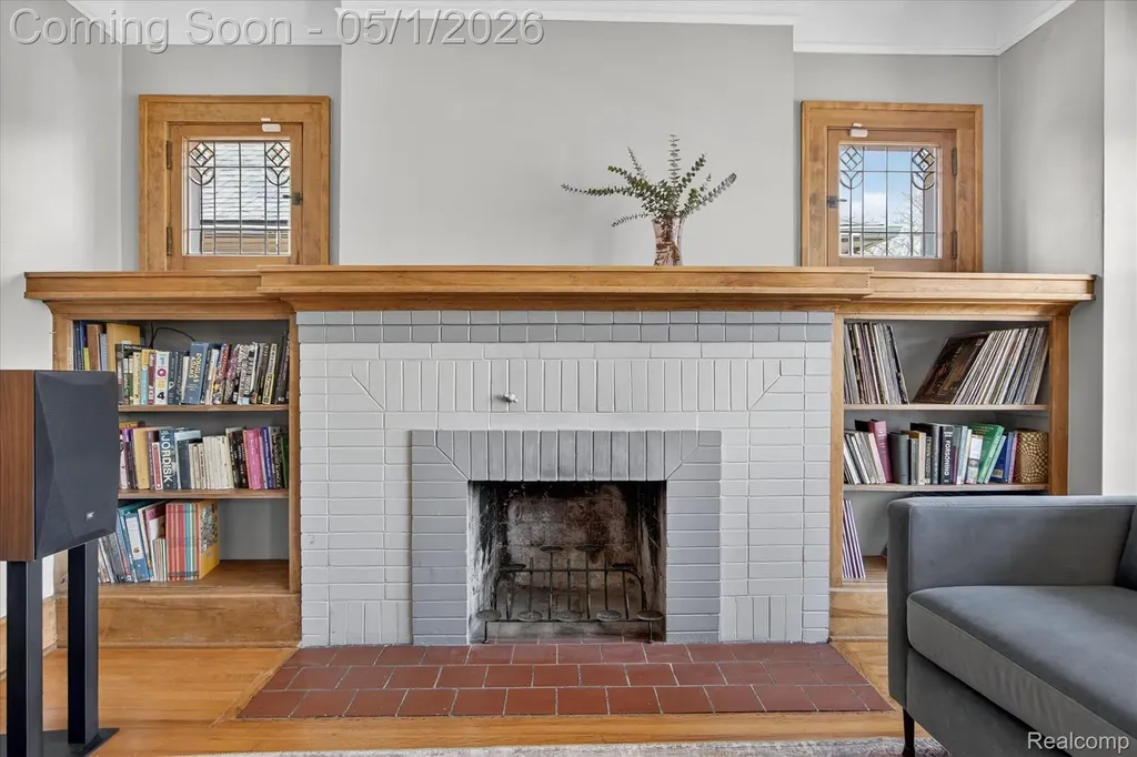 925 Nottingham Road Grosse Pointe Park City MI 48230