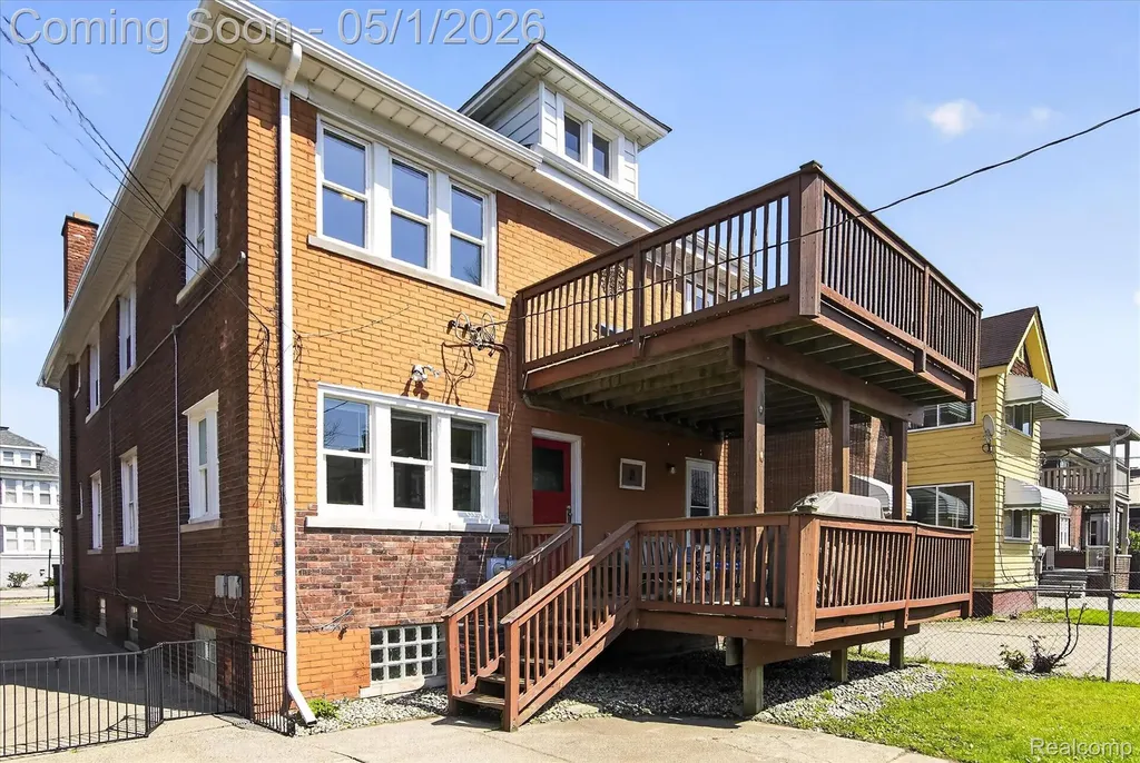 925 Nottingham Road Grosse Pointe Park City MI 48230