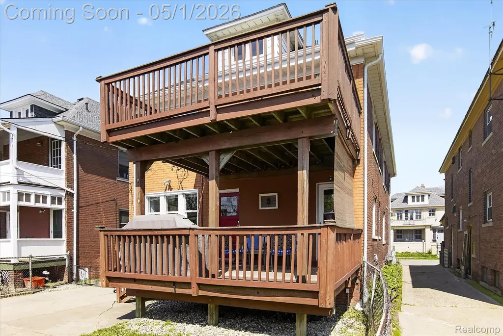 925 Nottingham Road Grosse Pointe Park City MI 48230
