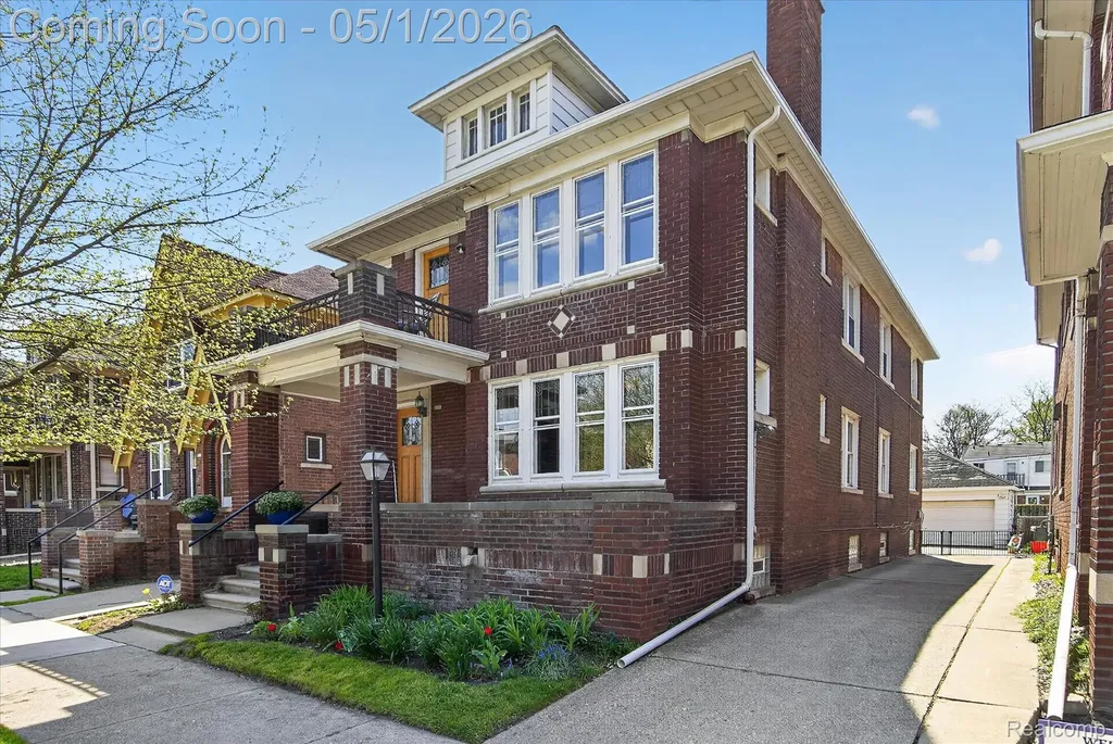 925 Nottingham Road Grosse Pointe Park City MI 48230