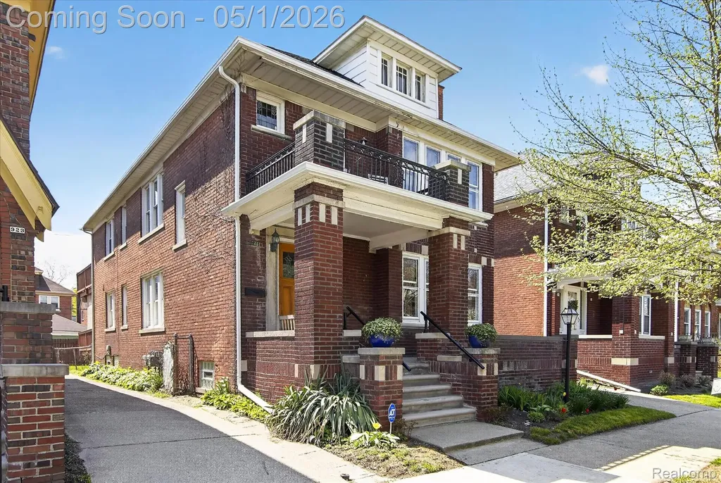 925 Nottingham Road Grosse Pointe Park City MI 48230