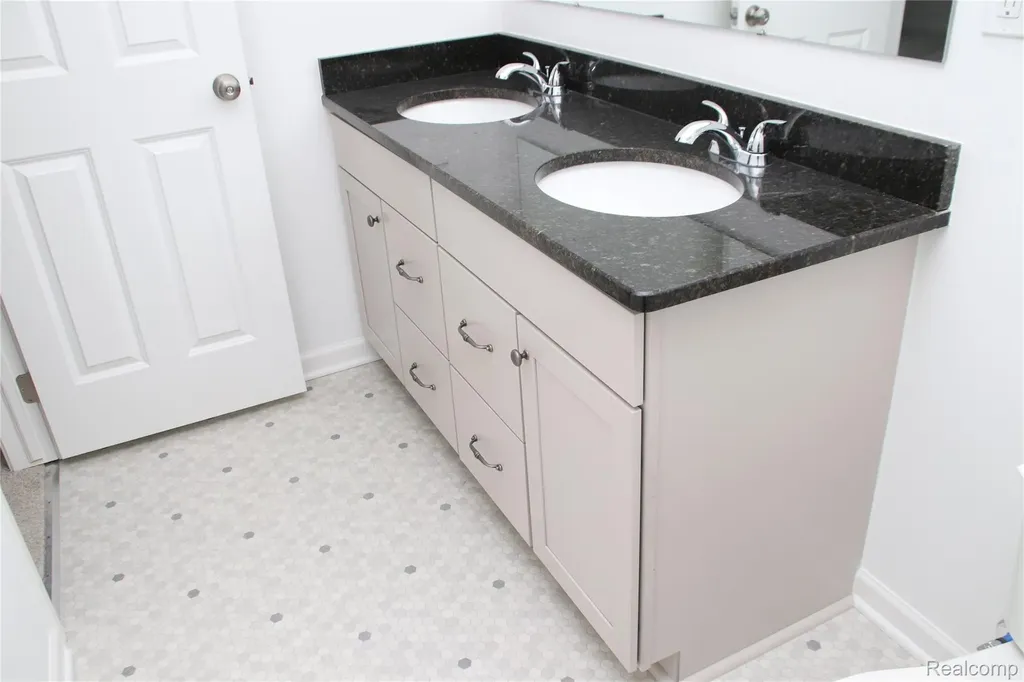 6007 Huron River Lane Ypsilanti Charter Township MI 48197