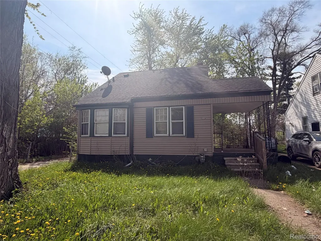 9529 Auburn Street Detroit City MI 48228