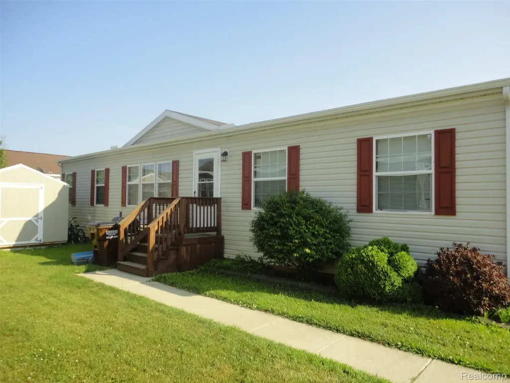 955 Cameron Circle Raisinville Township MI 48161