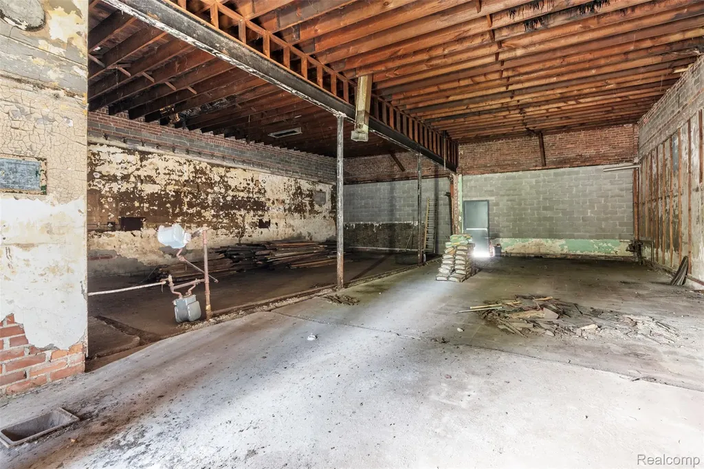 12735 W Chicago Street Detroit City MI 48228