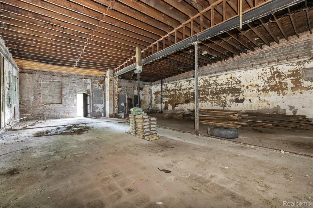 12735 W Chicago Street Detroit City MI 48228