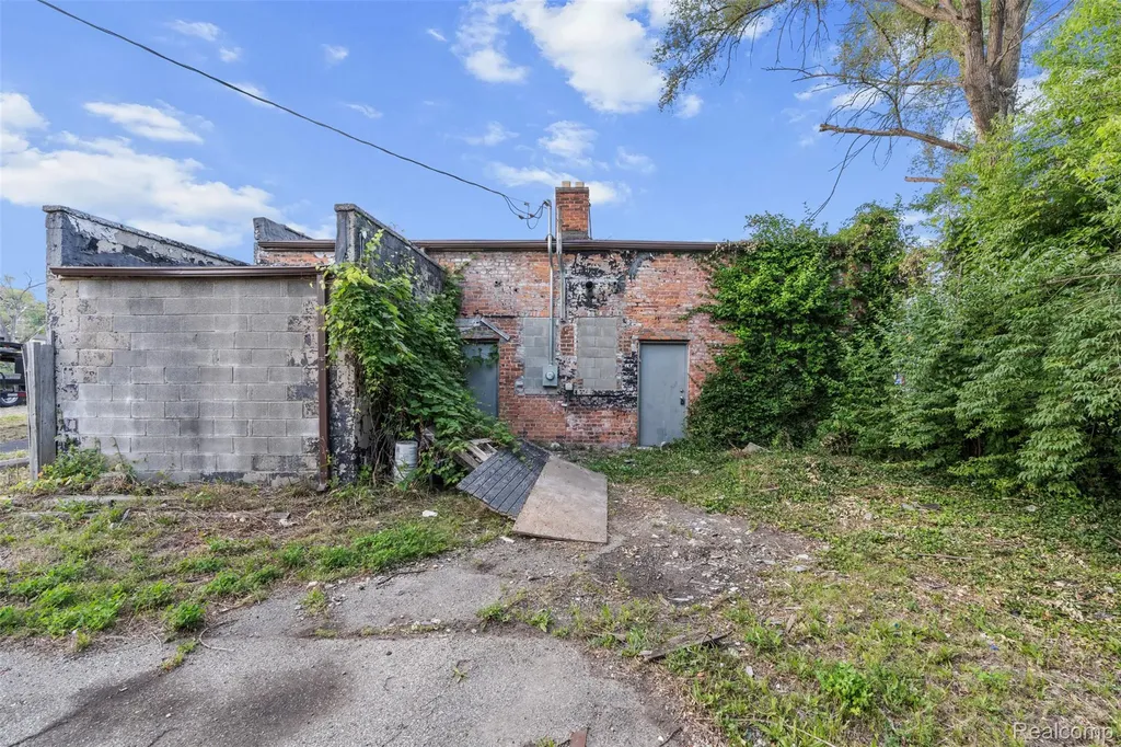 12735 W Chicago Street Detroit City MI 48228