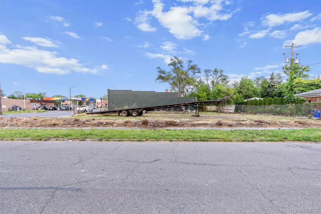 12735 W Chicago Street Detroit City MI 48228