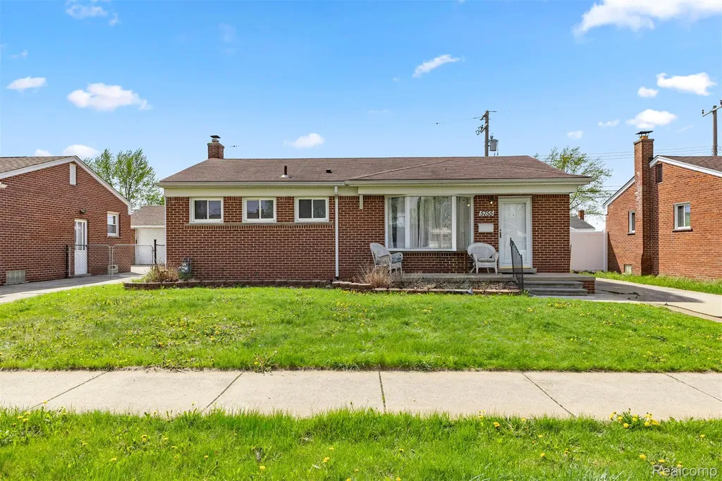 5755 Plainfield Street Dearborn Heights City MI 48127