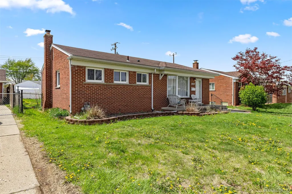 5755 Plainfield Street Dearborn Heights City MI 48127
