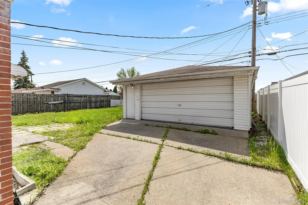 5755 Plainfield Street Dearborn Heights City MI 48127