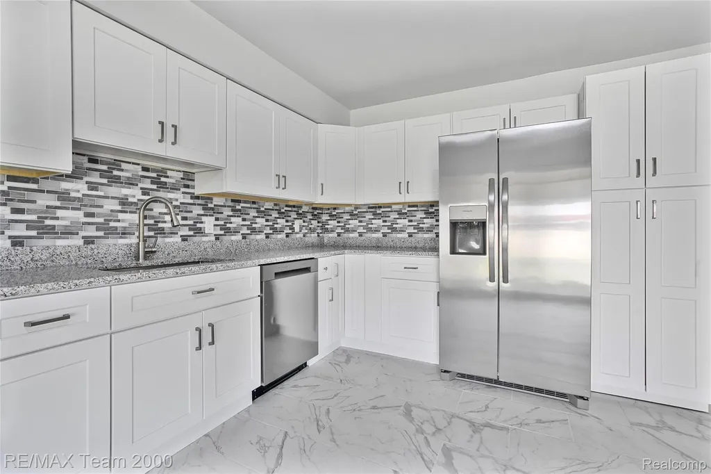 23611 Aviva Street Clinton Charter Township MI 48035