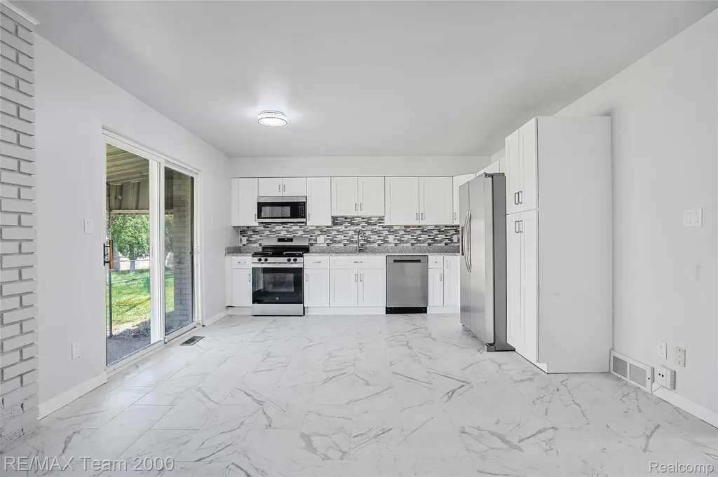 23611 Aviva Street Clinton Charter Township MI 48035
