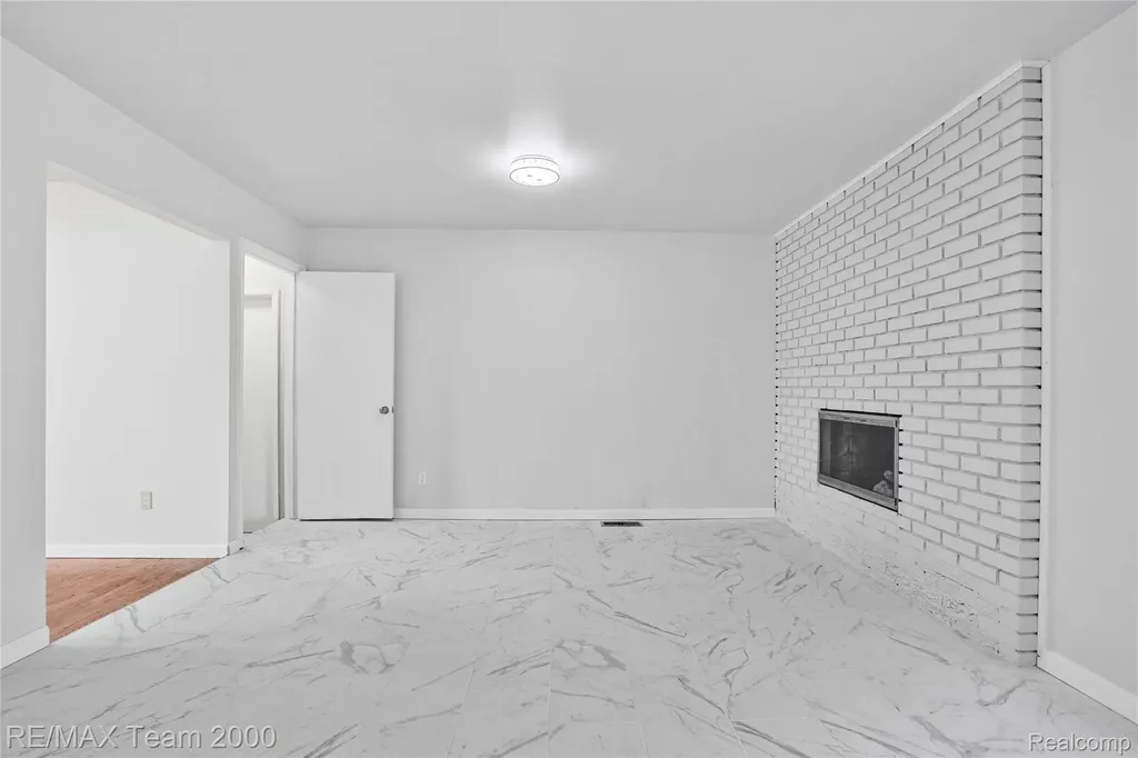23611 Aviva Street Clinton Charter Township MI 48035