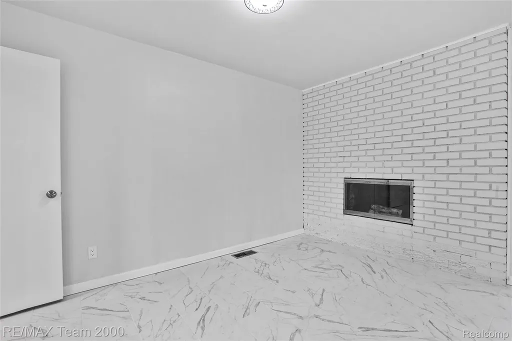 23611 Aviva Street Clinton Charter Township MI 48035