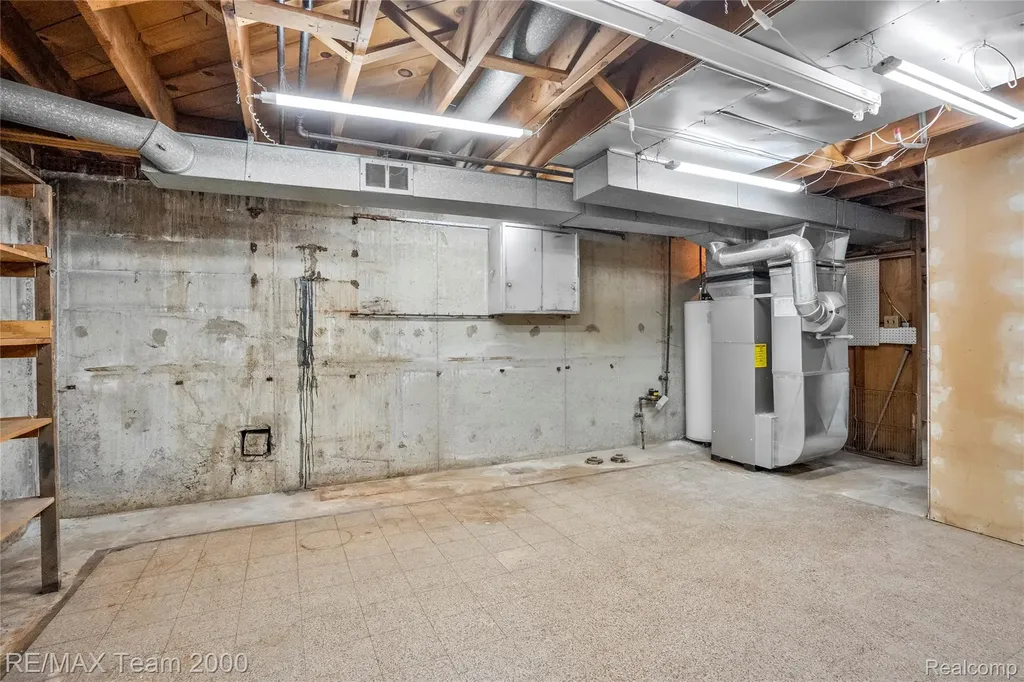 23611 Aviva Street Clinton Charter Township MI 48035
