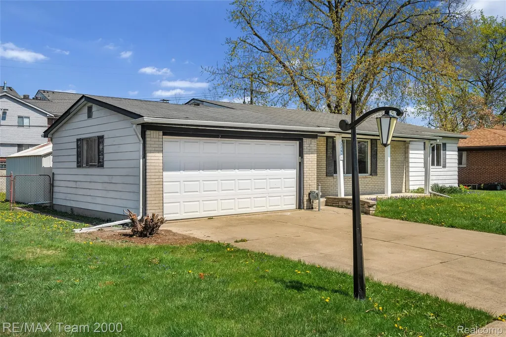 23611 Aviva Street Clinton Charter Township MI 48035