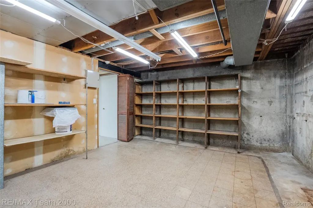 23611 Aviva Street Clinton Charter Township MI 48035