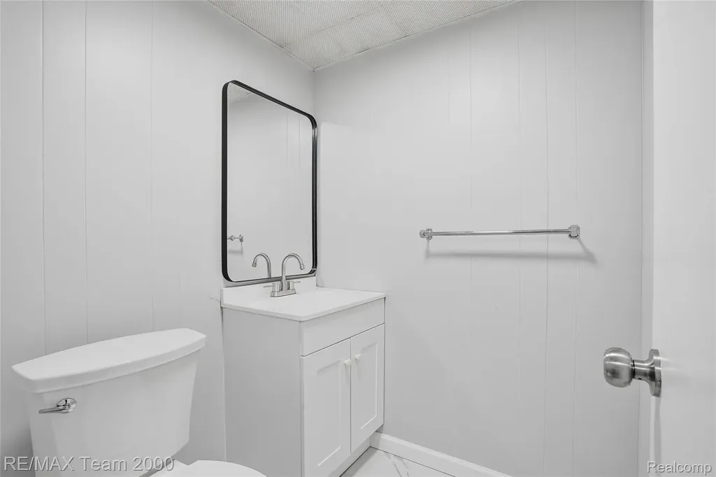23611 Aviva Street Clinton Charter Township MI 48035
