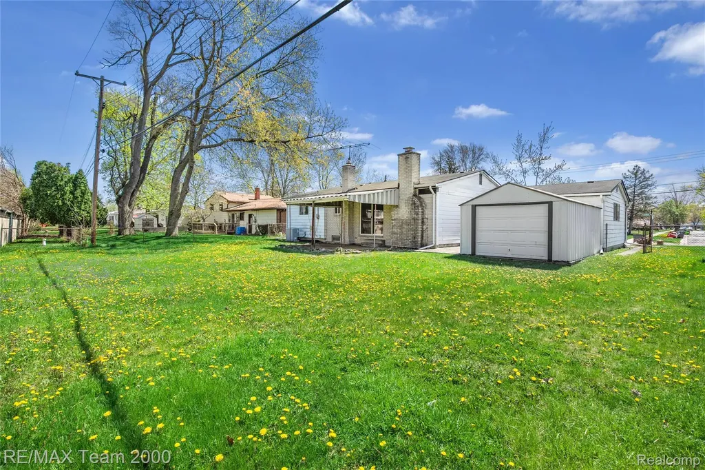 23611 Aviva Street Clinton Charter Township MI 48035