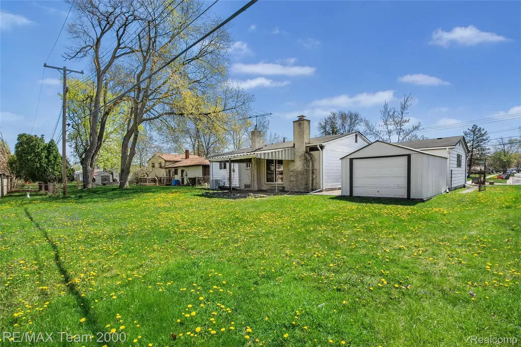 23611 Aviva Street Clinton Charter Township MI 48035