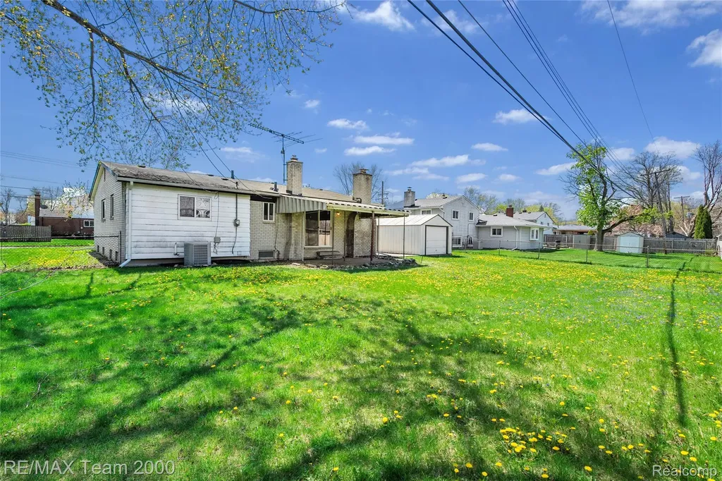 23611 Aviva Street Clinton Charter Township MI 48035
