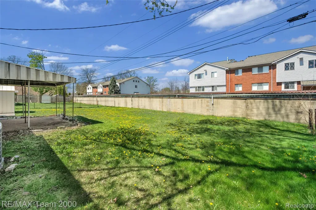 23611 Aviva Street Clinton Charter Township MI 48035