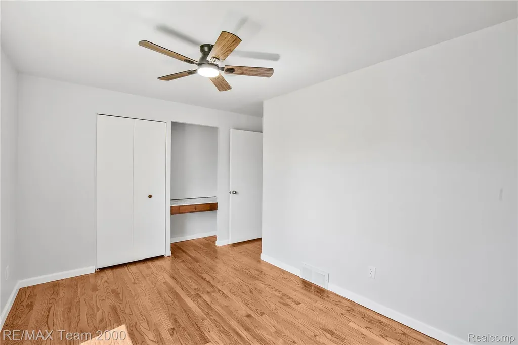 23611 Aviva Street Clinton Charter Township MI 48035