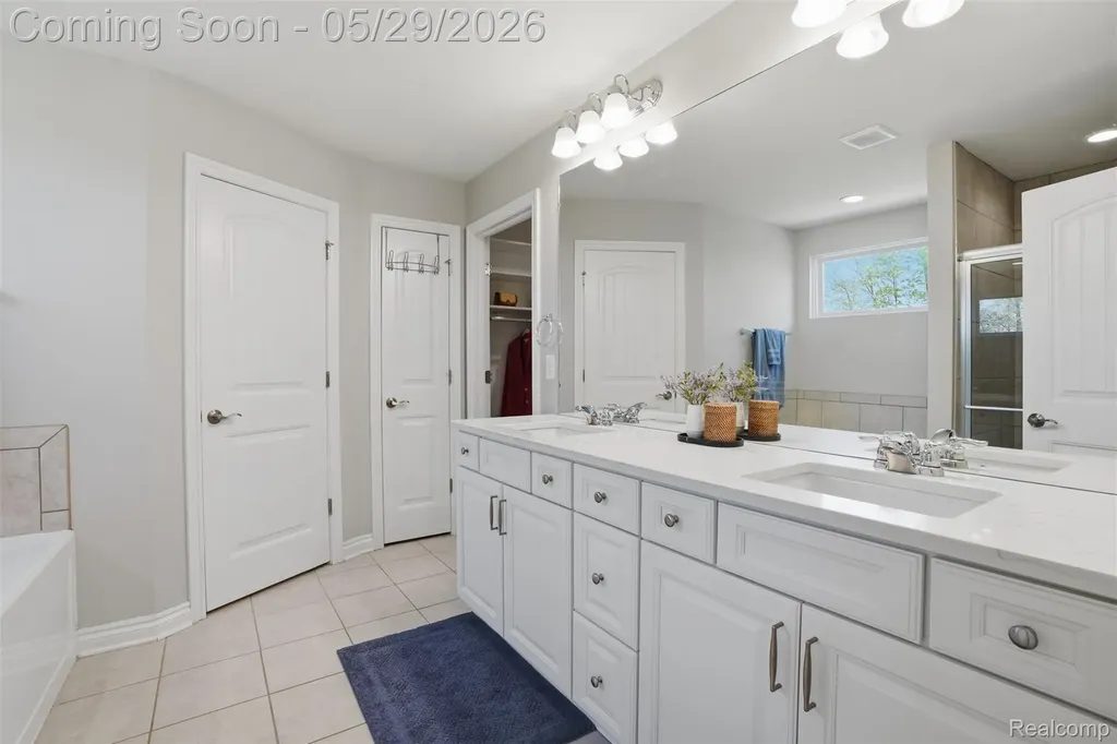 51572 Wales Court Lyon Charter Township MI 48178