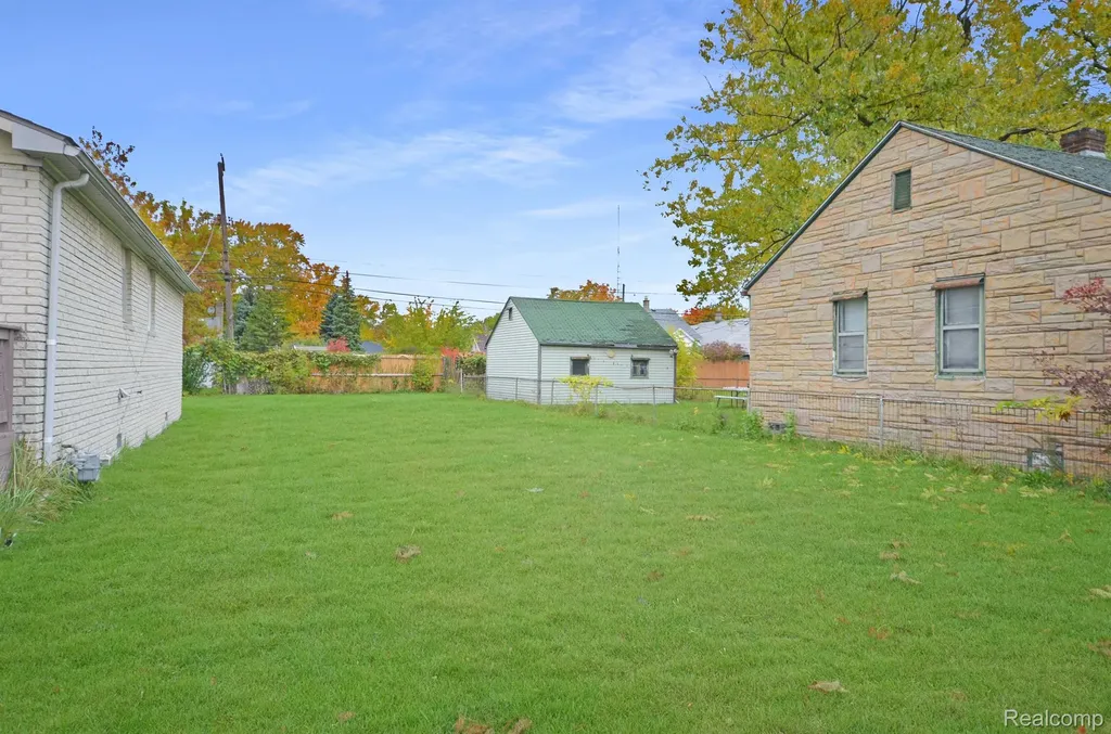 000 W Muir Hazel Park City MI 48030