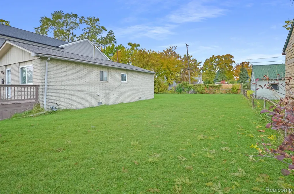 000 W Muir Hazel Park City MI 48030