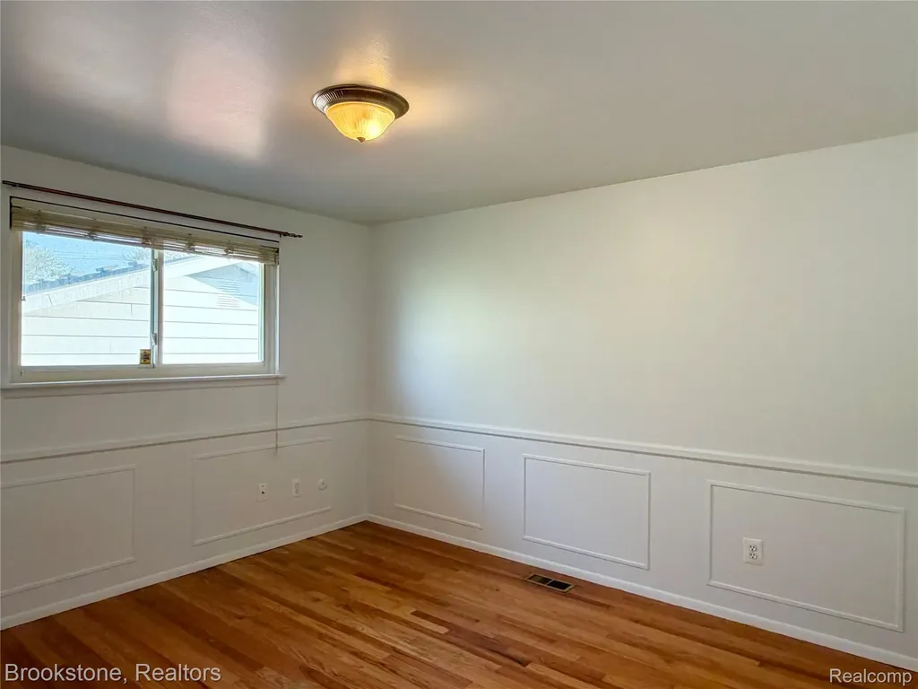 8912 Ardel Drive Sterling Heights City MI 48314