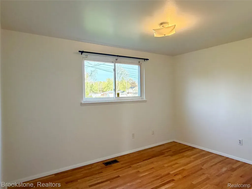 8912 Ardel Drive Sterling Heights City MI 48314