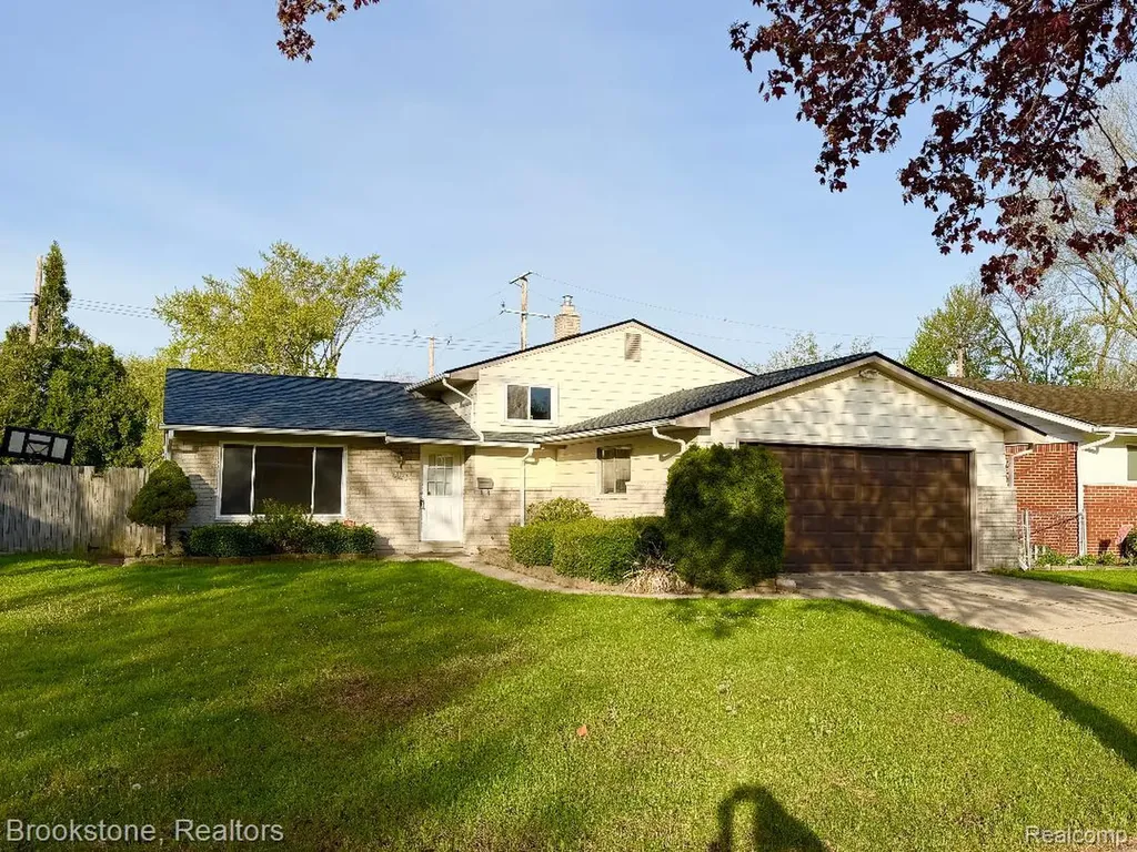 8912 Ardel Drive Sterling Heights City MI 48314