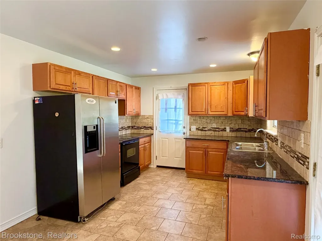 8912 Ardel Drive Sterling Heights City MI 48314
