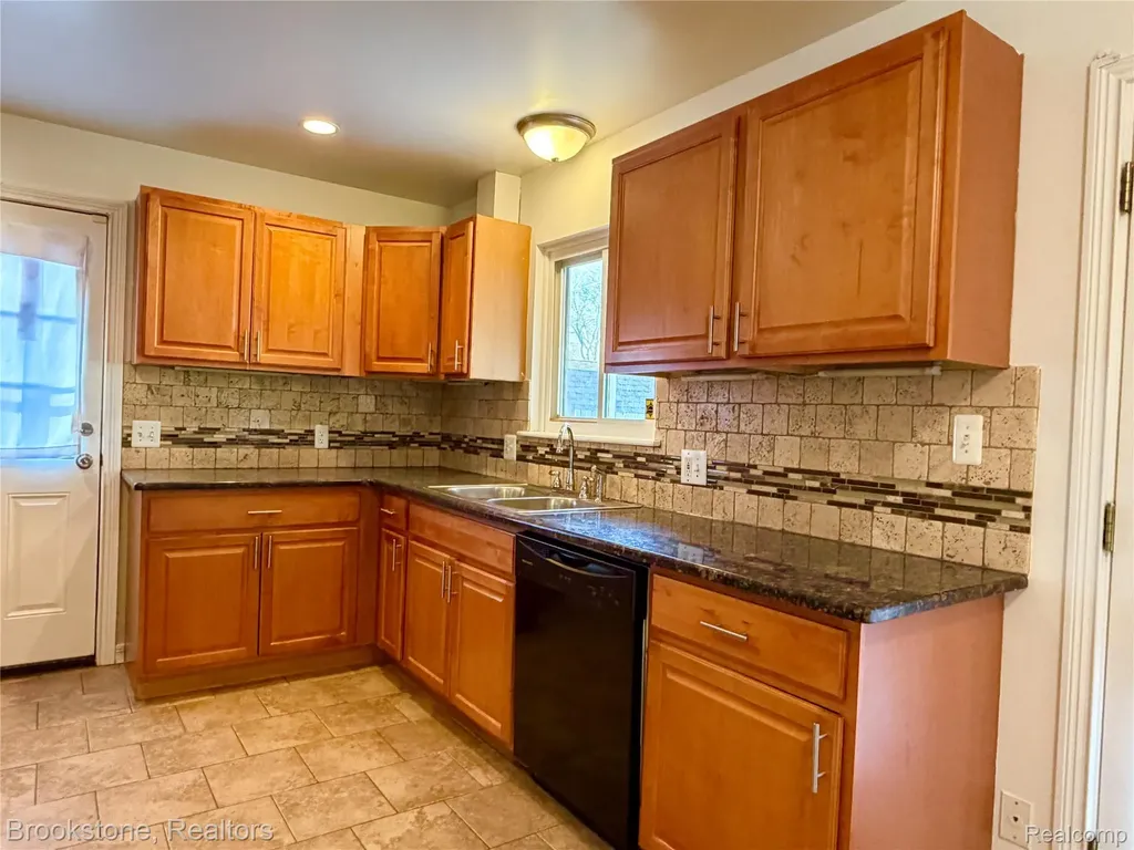 8912 Ardel Drive Sterling Heights City MI 48314