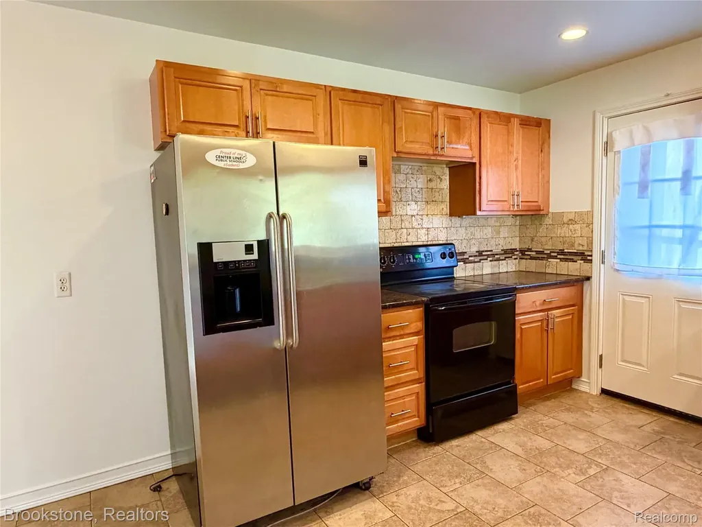 8912 Ardel Drive Sterling Heights City MI 48314