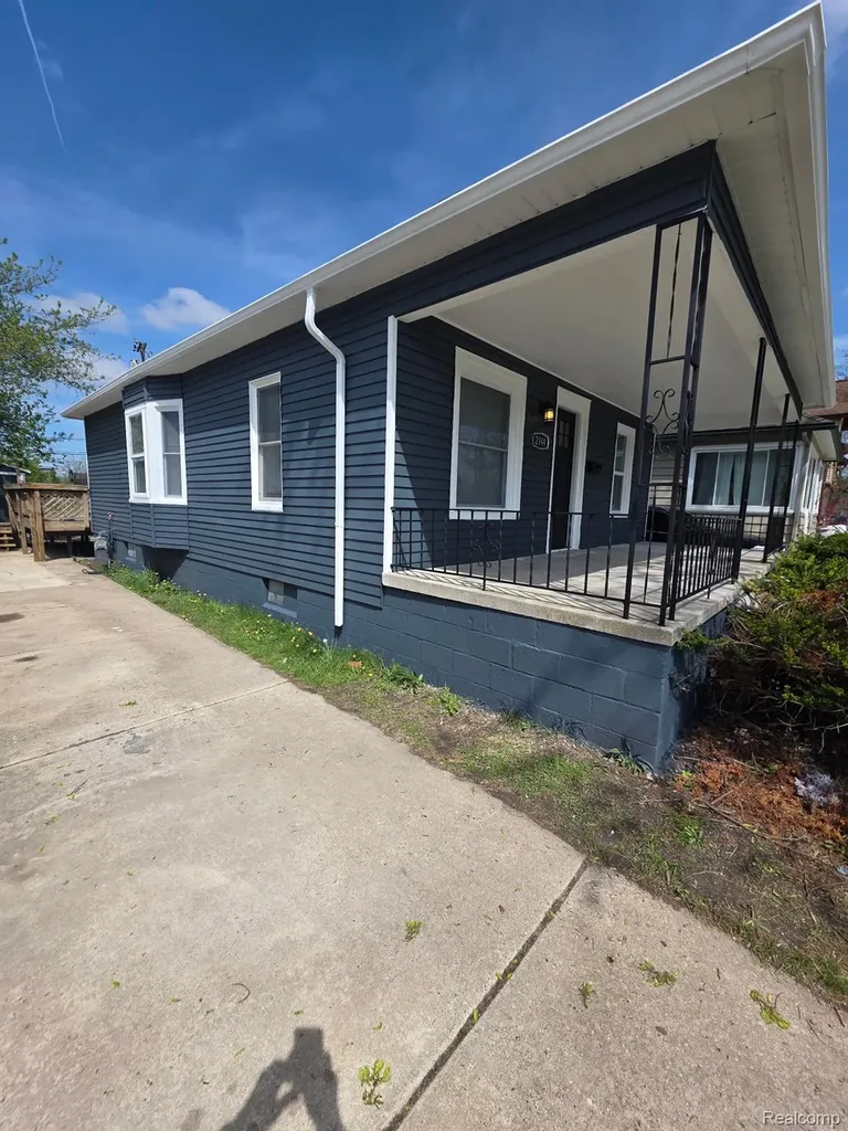 2144 4th Street Trenton City MI 48183