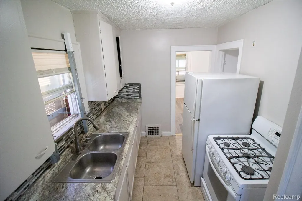 15340 Evanston Street Detroit City MI 48224