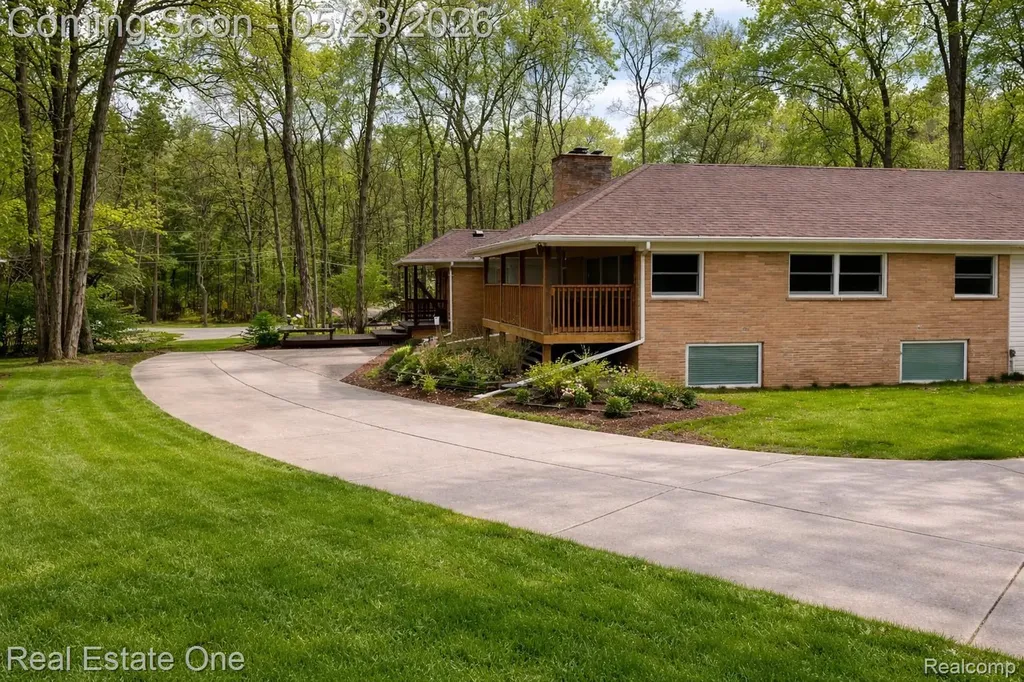 27634 Wellington Street Farmington Hills City MI 48334