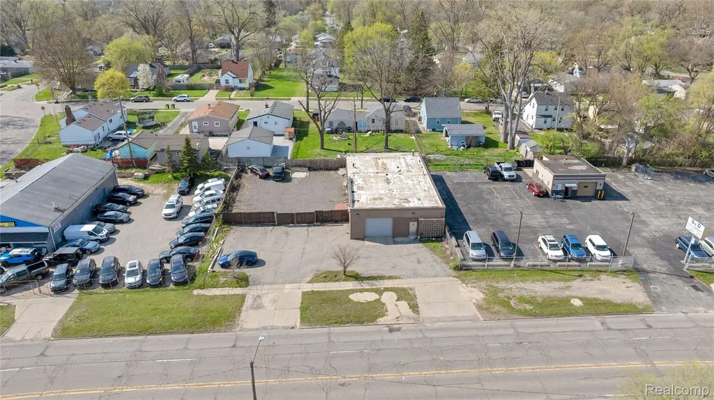 238 W Montcalm Street Pontiac City MI 48342