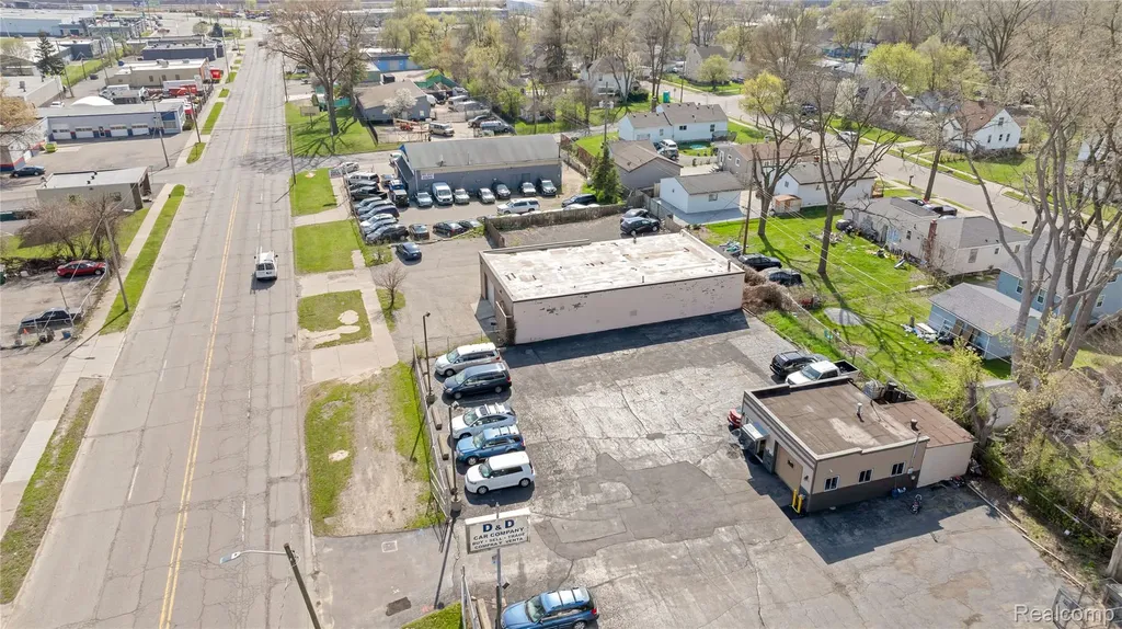 238 W Montcalm Street Pontiac City MI 48342
