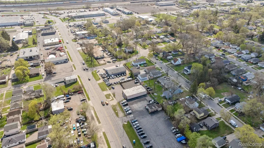 238 W Montcalm Street Pontiac City MI 48342