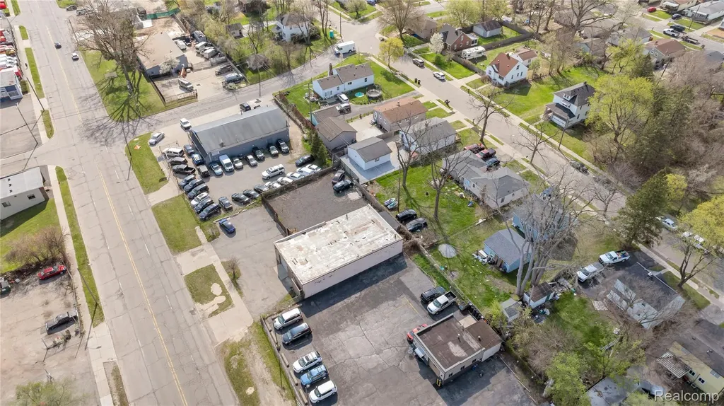 238 W Montcalm Street Pontiac City MI 48342