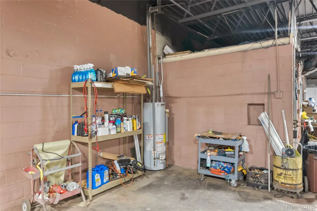 238 W Montcalm Street Pontiac City MI 48342